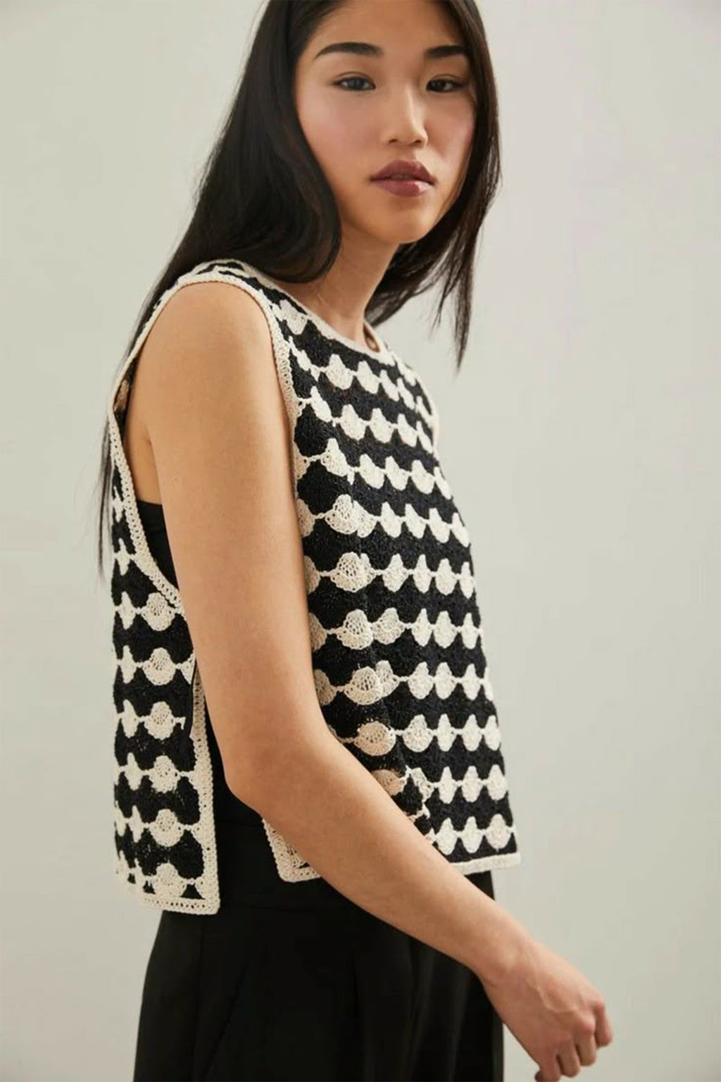 crochet vest, handmade crochet vest, black and white crochet top, wave pattern vest, artisan crochet clothing, slow fashion knitwear, boho crochet