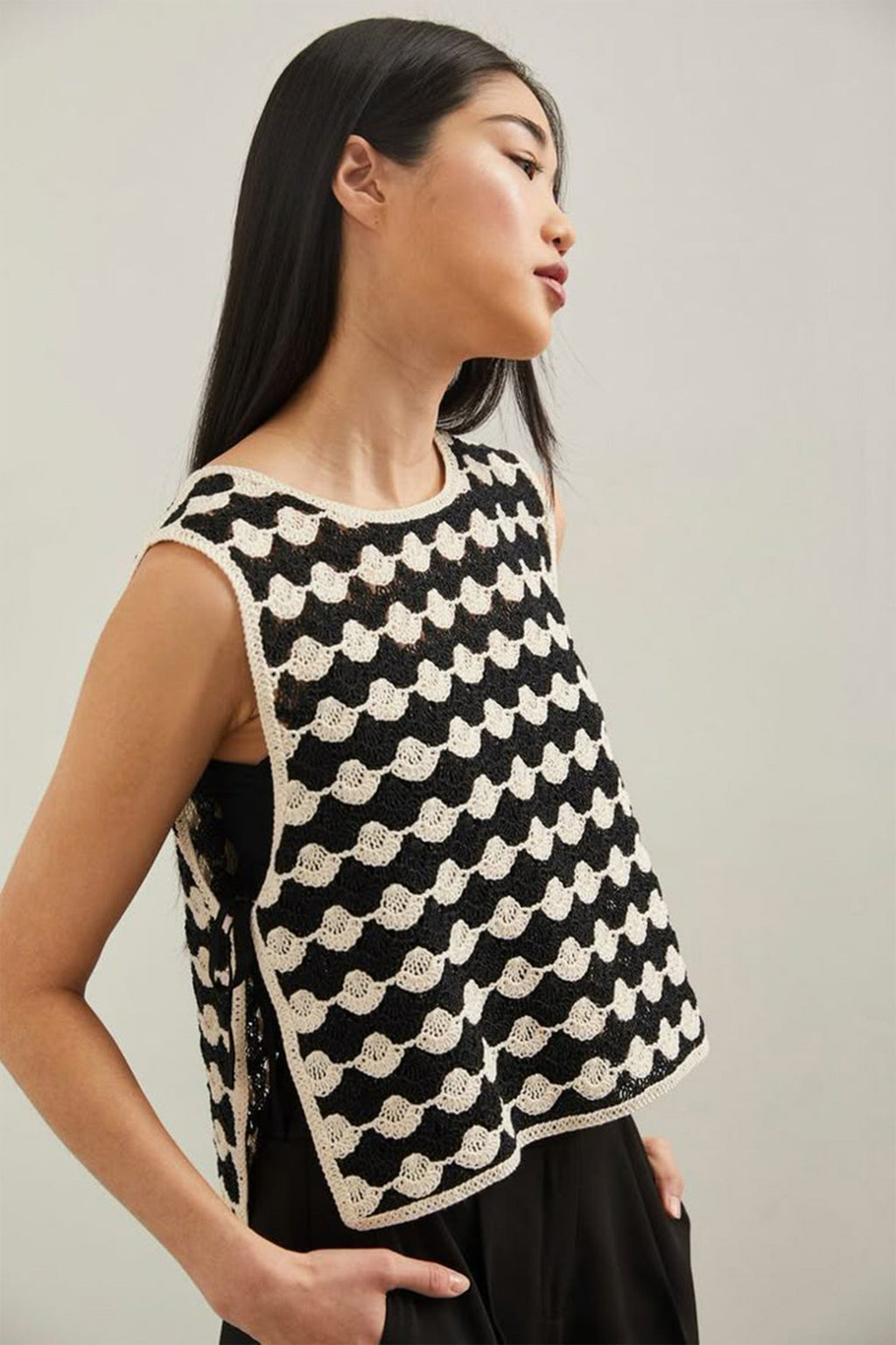 crochet vest, handmade crochet vest, black and white crochet top, wave pattern vest, artisan crochet clothing, slow fashion knitwear, boho crochet